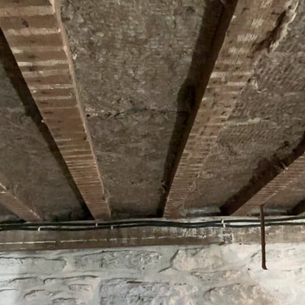 Isolation de sous-sol avec panneaux isolants ou flocage réalisée par Galais Isolation